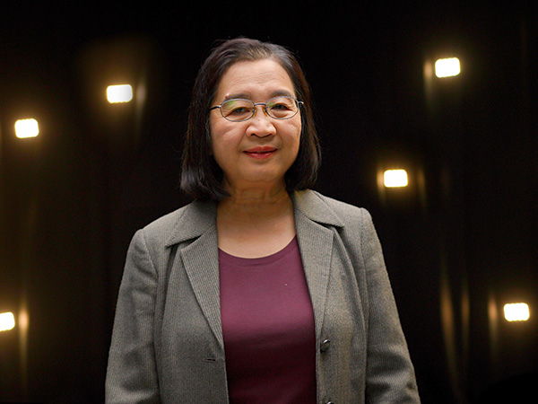  Professor Kei May Lau