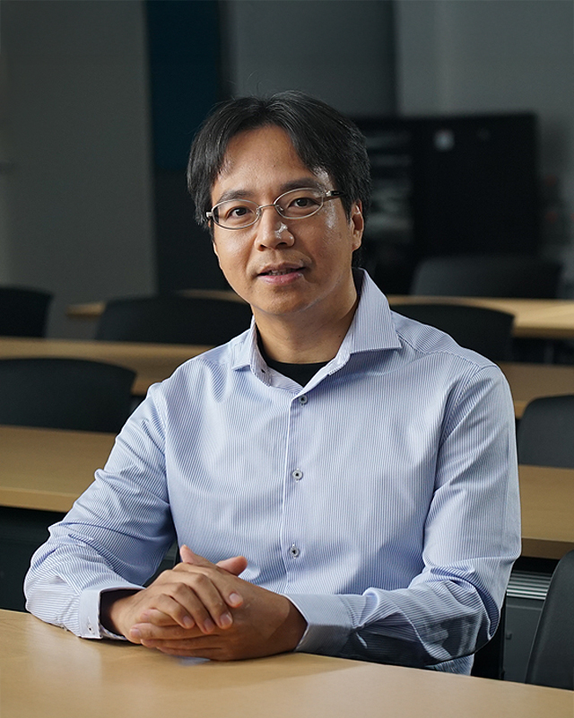 Prof Vic Kam Tuen Law