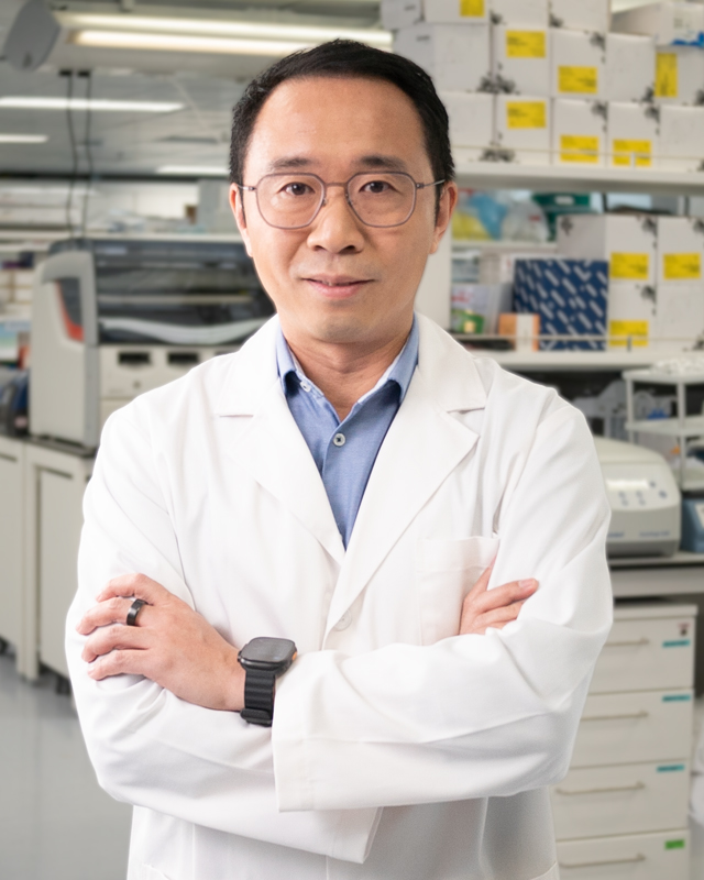 prof._tom_cheung_vertical.jpg